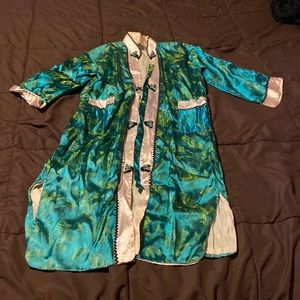 Vintage silk kimono Japan very pretty